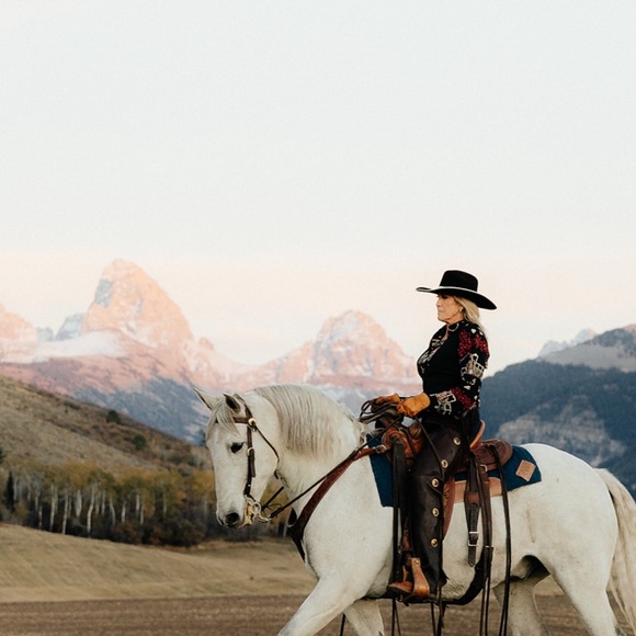 Meet your Posher, Jeanette - Picture 4 of 4